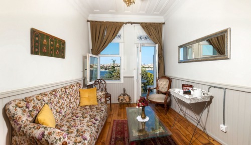 Suite, Balcony