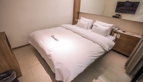 Royal Twin Room, City View