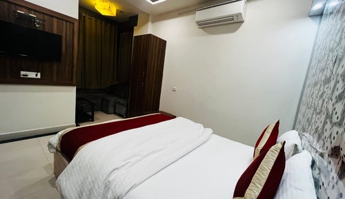 Superior Double Room, City View