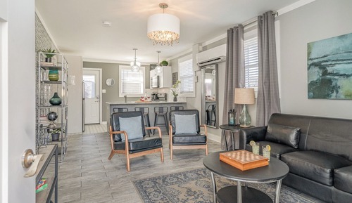 House (2 Bedrooms)