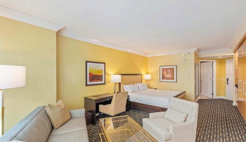 Deluxe Suite