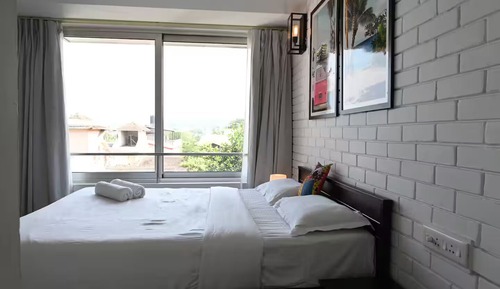 Superior Apartment, Pool View