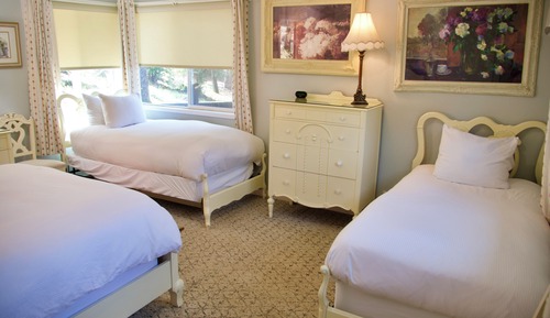 Premium Quadruple Room, Multiple Beds, Mountain View