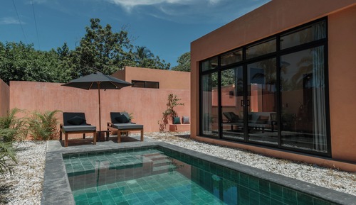 Deluxe Villa, 1 Queen Bed, Pool View