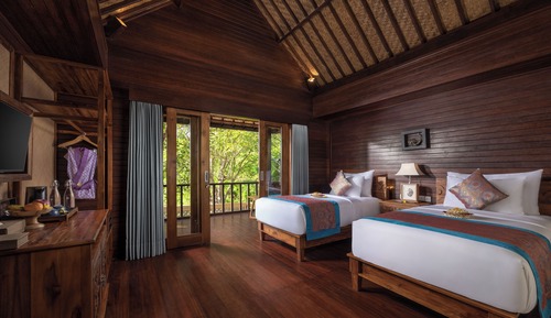 Seaside Wooden Lodge Twin