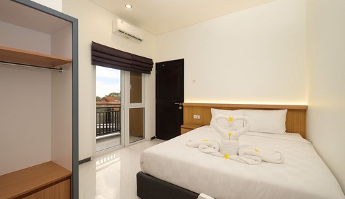Deluxe Room, Balcony, City View