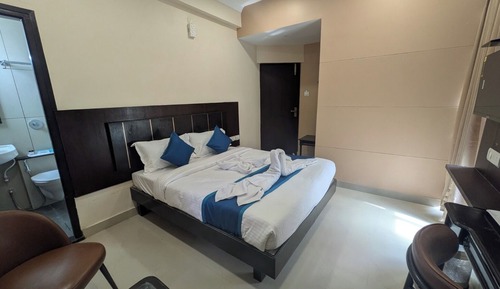Room, City View