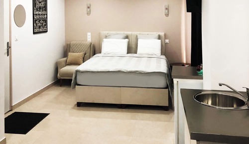 Luxury Studio Suite, Balcony, Hill View