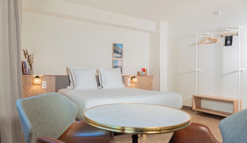 Deluxe Room, Roll-in Shower, Terrace