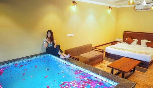 Plunge Pool Room