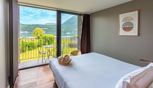 Classic Double Room, Lake View