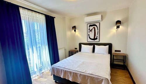 Superior Double or Twin Room, Partial Sea View