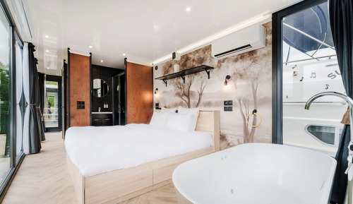 Panoramic Suite, Lake View