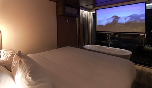 Superior Suite, Lake View