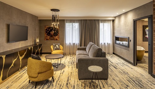 Suite, 1 King Bed, Non Smoking (with Sofabed)