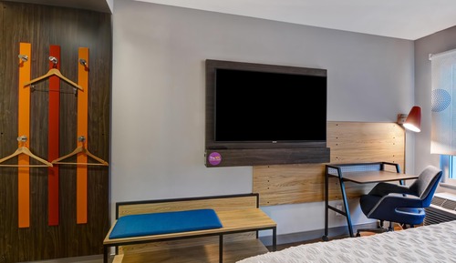 Room, 2 Queen Beds, Accessible, Bathtub