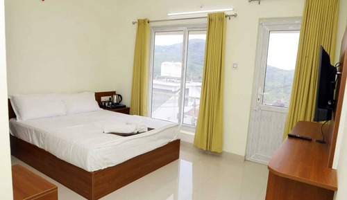 Deluxe Double Room, Balcony, Valley View