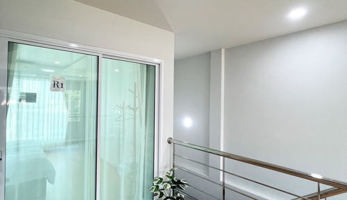 City Townhome, 3 Bedrooms, Private Bathroom