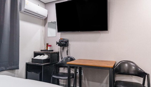 Couple PC room