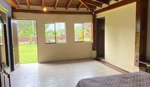 Standard Cottage, Lake View