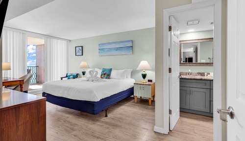 Signature Condo, 3 Bedrooms, Balcony, Beach View