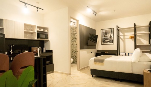 Apartment, 3 Bedrooms (B)