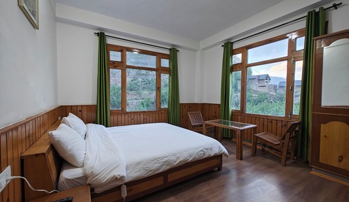 Family Room, Balcony, Valley View
