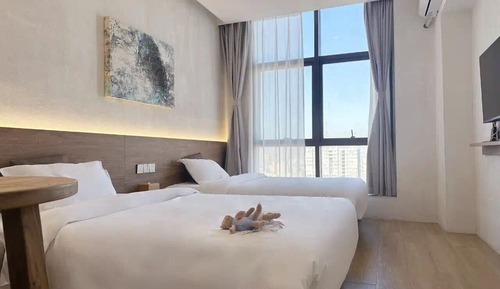 Comfort Twin Room, City View