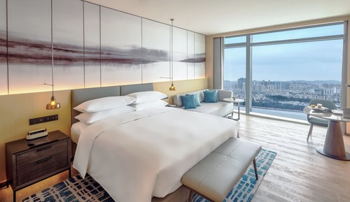 Classic Room, 1 King Bed, Non Smoking, City View