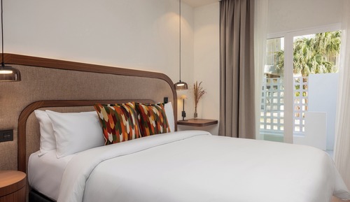 Standard Room, 1 Queen Bed