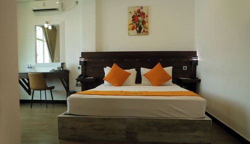 Deluxe Double Room Single Use, City View
