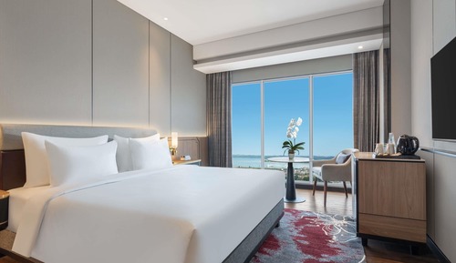 Superior Room, 1 King Bed, City View