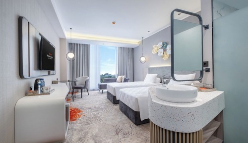 Deluxe Twin Room, City View