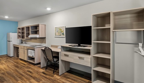 Suite, 1 King Bed, Accessible, Non Smoking