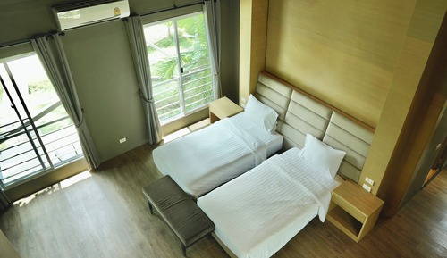 House, Multiple Beds