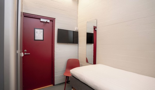 Single Cell Room (Shared Shower)