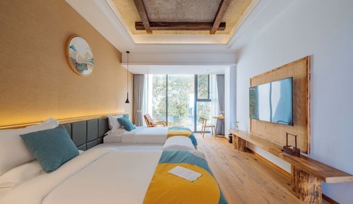 Classic Twin Room, Hill View