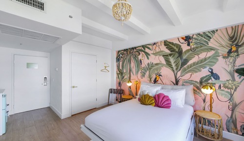 Deluxe Room, 1 Queen Bed, River View