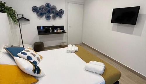 Superior Double Room, Roll-in Shower
