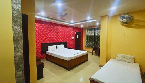 Economy Triple Room