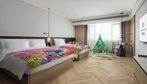 Family Double Room, City View
