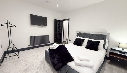 Luxury House, Ensuite (Santi House)