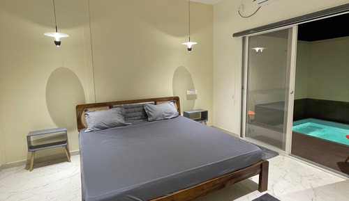 Villa With Bathtub (1BHK)