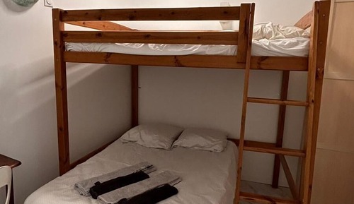 Chambre Quadruple Économique sans fenêtre (Vanille)