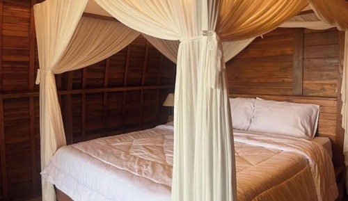 Deluxe Room, Pool View