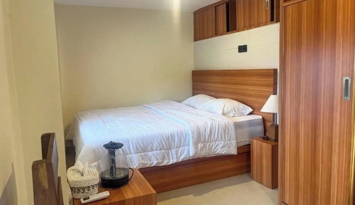 Economy Room