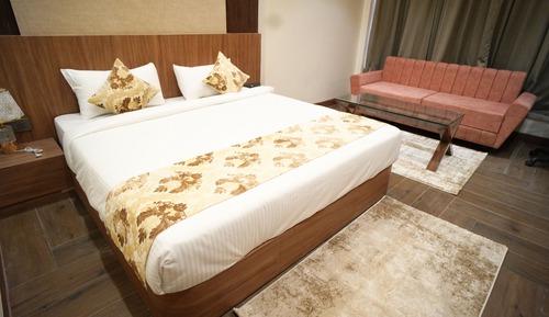 Suite, City View