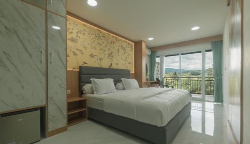 Deluxe Room, Balcony, Mountain View