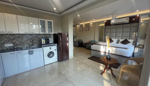 Superior Studio, Garden View