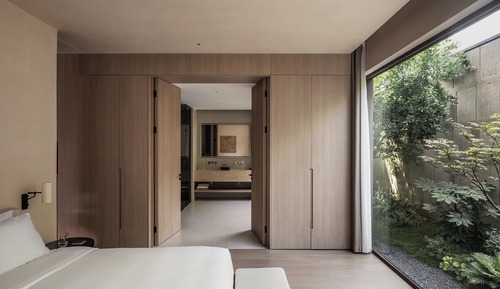 Luxury Suite, 1 King Bed, Non Smoking, Garden View